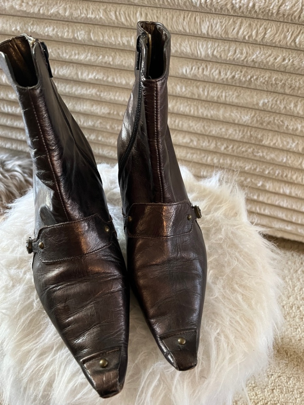 Metallic leather ankle boots with pointed toe